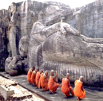 The frescoes & Buddha statues of the Dambulla Cave temple
